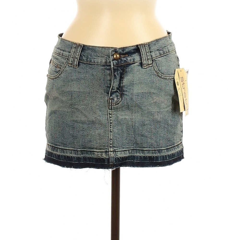 ❤️  Funhouse Denim Skirt Size 7 NWT